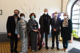 絹博物館での展示会「着物:伝統からファッションへ」を訪問
