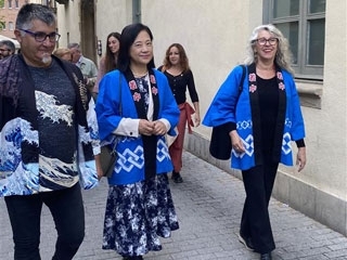 El organizador de Kodomo no Hi, la Cónsul General y la Alcaldesa de Sant Feliu empiezan la visita al festival