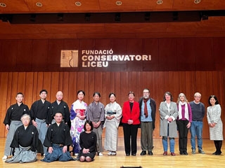 Autoridades y artistas del teatro Noh