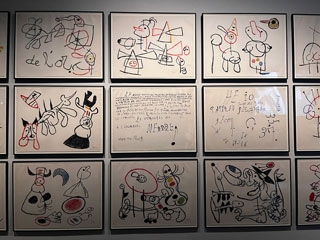 Cuadros de Miró en la exposición UBÚ Pintor: Alfred Jarry i les arts