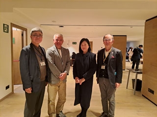 La Cónsul General junto a varios representantes empresariales de Okinawa