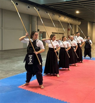 practicantes de Naginata