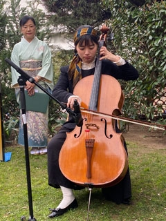 La violonchelista Rin Tanaka durante la fiesta nacional